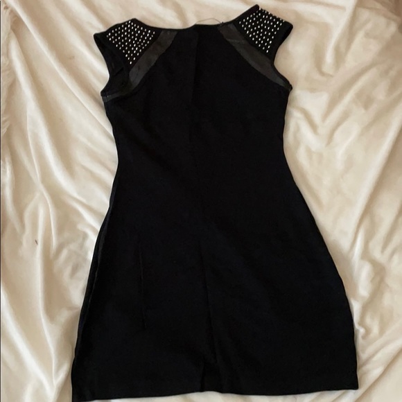 Express dress - Picture 5 of 5